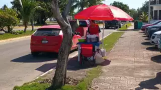 Denuncia vendedora de comida presunto hostigamiento por parte del gerente de Plaza Bahía de Chetumal