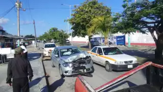 Conductora estuvo a punto de ocasionar una tragedia en calles de Chetumal
