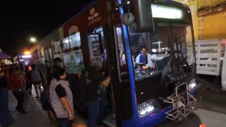 El transporte público extenderá sus recorridos durante la noche del viernes 30 de octubre