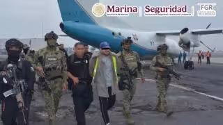 La Secretaría de Marina informó que Miguel Ángel “N” contaba con una orden de aprehensión por su probable participación en delincuencia organizada