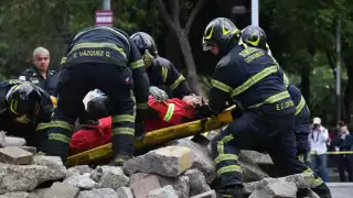 El simulacro se basó en un escenario hipotético de sismo de magnitud 8.1 con epicentro en Lázaro Cárdenas, Michoacán.