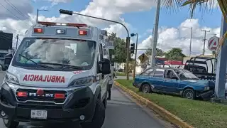 Conductor termina policontundido y mujer con diversas escoriaciones tras chocar en Avenida Insurgentes