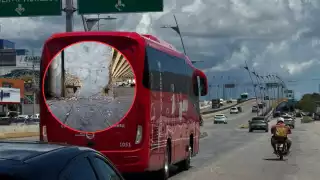 El puente del bulevar Playa del Carmen presenta fisuras en techo y columnas.