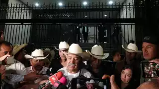 Tras más de cuatro horas de conversaciones, los campesinos salieron de la Secretaría de Gobernación sin ningún acuerdo