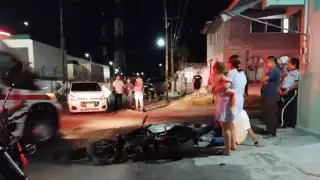 Motociclista resulta lesionado tras protagonizar choque con automóvil particular