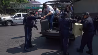 Durante la manifestación, la interrupción del tránsito provocó retrasos en los tiempos de traslado hacia la terminal aérea