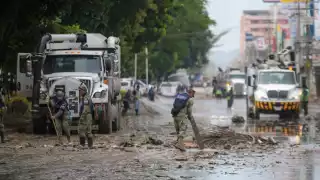 El secretario de Marina, Raymundo Morales Ángeles, destacó los trabajos de limpieza en calles, casas y vialidades