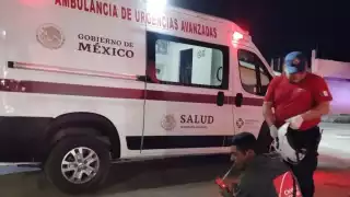 Conductor no respeta alto obligatorio y provoca choque con motociclista
