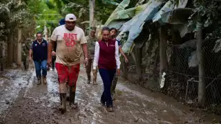 La presidenta Claudia Sheinbaum ha estado visitando y recorriendo las zonas afectadas por las inundaciones en Veracruz, Puebla, Hidalgo, Querétaro y San Luis Potosí.