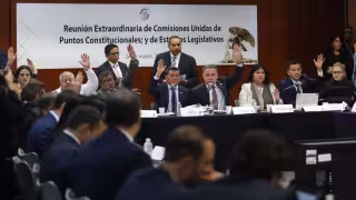 El proyecto, que ahora podría pasar a su discusión en el pleno, plantea modificaciones a diversos artículos de la Constitución