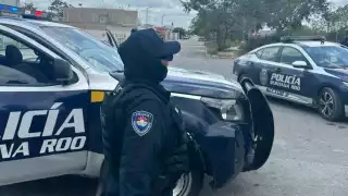 La policía acordonó el área para el levantamiento de la osamenta