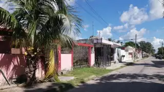 Reportan más de 60 habitantes de la colonia 5 de Abril de Bacalar apagones constantes, pasan hasta 2 días sin luz