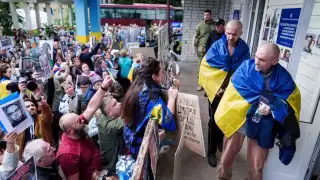 Los liberados se encuentran actualmente en Bielorrusia, donde reciben asistencia médica y apoyo psicológico.