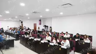Confronta adelantada en Campeche por crédito estatal; advierten afectación a infraestructura