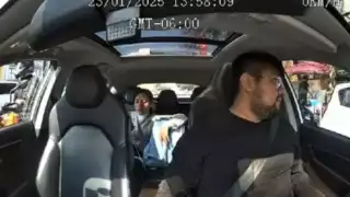 En la grabación que se viralizó en redes sociales, la mujer lanza una amenaza directa al conducto