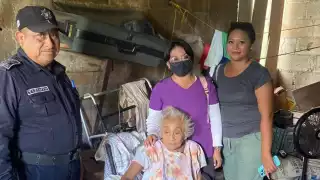 Llegan los primeros apoyos para una mujer de 82 años que vive en condiciones de pobreza extrema