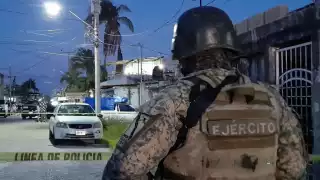 Elementos de seguridad acordonaron el área en Cancún