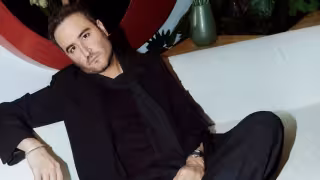 Vocalista de Reik aparece en el hospital tras cancelar conciertos