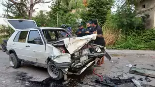 Presunto conductor en estado de ebriedad provoca percance vial