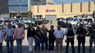 Autoridades de los tres niveles de gobierno dieron el banderazo al Operativo del Buen Fin 2025 en Ciudad del Carmen.