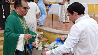 Devoción a la Virgen de Izamal se renueva con la entrega de un nuevo ajuar