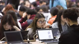 La evaluación extraordinaria se implementó después de que la institución detectara irregularidades y resultados atípicos en el examen de admisión realizado en línea