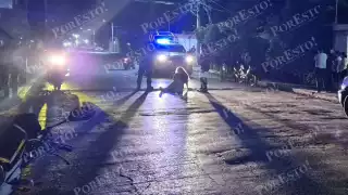 Fuerte choque en Champotón deja posible fractura en motociclista