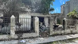 Vecinos de la colonia Concepción Durán Lanz, en Champotón, denunciaron un predio abandonado convertido en basurero y refugio de delincuentes.