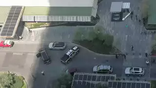 Agentes de seguridad acordonaron el área en Plaza Andares