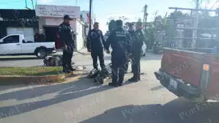Motoneta se pasa el alto y provoca choque en Escárcega