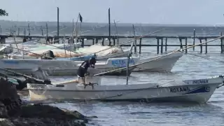 El puerto de Champotón permanece cerrado a la navegación ribereña por el evento de “norte” derivado del Frente Frío 16.