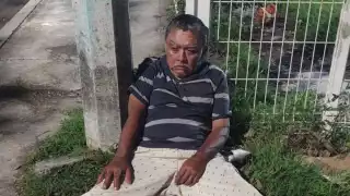 Auxilian a abuelito moribundo en la Avenida 4 de Marzo, el adulto mayor sufrió baja de presión tras una gran ingesta de alcohol