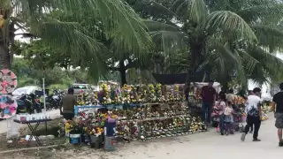 Bajas ventas por Día de Muertos; vendedores no lograron darla salida a su producto