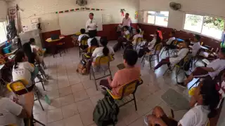 La SEP precisó que 26 mil 105 estudiantes de 229 planteles continúan clases a distancia