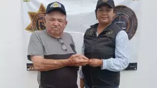 El abuelito recuperó parte del dinero que olvidó a bordo del taxi