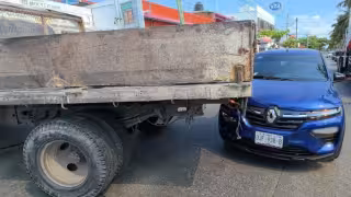 Choque por alcance en la Periférica Norte deja cuantiosos daños materiales