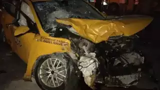Accidente automovilístico en Mahahual deja cuantiosos daños