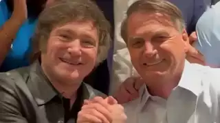 El presidente de Argentina, Javier MNilei, canceló su participación a la Cumbre del Mercosur mientras evalúa reunirse con Jair Bolsonaro, ex presidente de Brasil