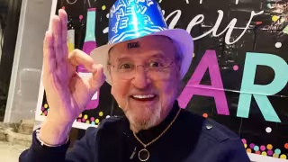 Carlos Villagrán señala mentiras en la serie de Chespirito.