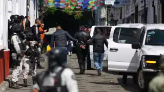 La FGE investiga su probable participación en homicidio calificado, así como una presunta omisión deliberada en sus funciones