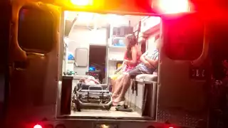 Dos niños de siete y 10 años resultaron con quemaduras graves por la explosión de pirotecnia en su vivienda.