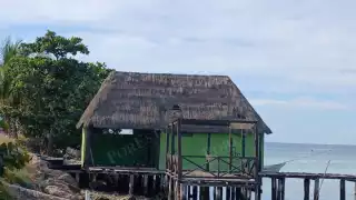 El muelle turístico del API en Champotón está siendo desmantelado por ladrones debido al abandono y la falta de vigilancia.