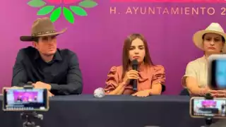 Grecia Quiroz, alcaldesa de Uruapan (centro)