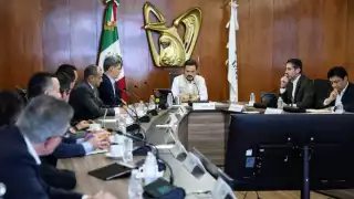 Zoé Robledo. director del IMSS, trabaja para resolver con celeridad operación de elevadores en unidades médicas