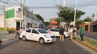 La vialidad estuvo detenida por al menos una hora en Ciudad del Carmen