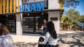 La presidenta Claudia Sheinbaum señaló que el objetivo de su administración es que ningún joven que desee ingresar a una universidad pública se quede sin una opción