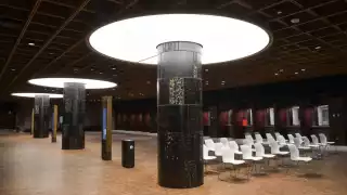 La estructura fue diseñada con altos estándares de seguridad, incluyendo resistencia a sismos y explosiones