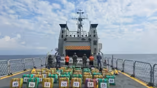 La Marina detalló que la cocaína fue trasladada en un buque de la institución hasta tierra firme