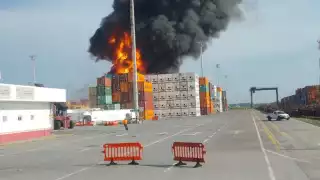 Así luce el incendio en el Recinto Portuario de Veracruz