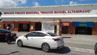 Disputa entre locatarios del Mercado Ignacio Manuel Altamirano continúa; autoridades municipales no han resuelto el conflicto